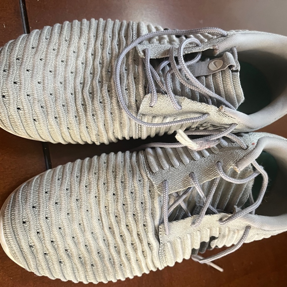 Men's Gray Athletic Shoes